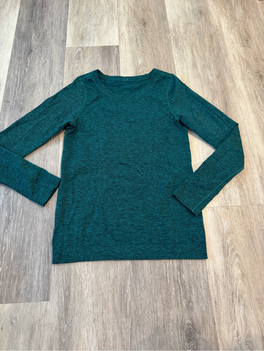 Lululemon teal long sleeve fitted t shirt size 4